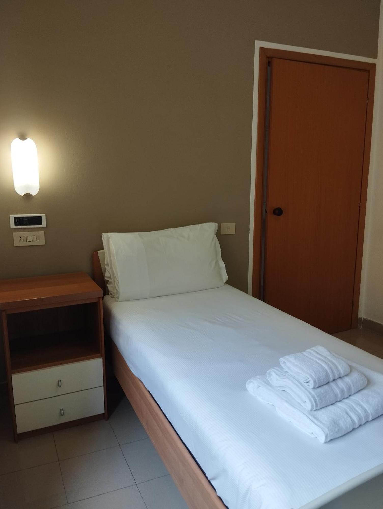 Ah Roma Hostel Екстериор снимка