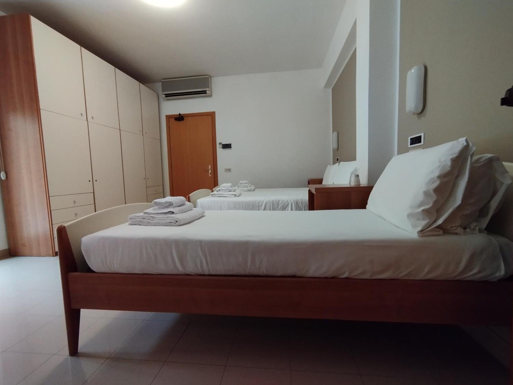 Ah Roma Hostel Екстериор снимка